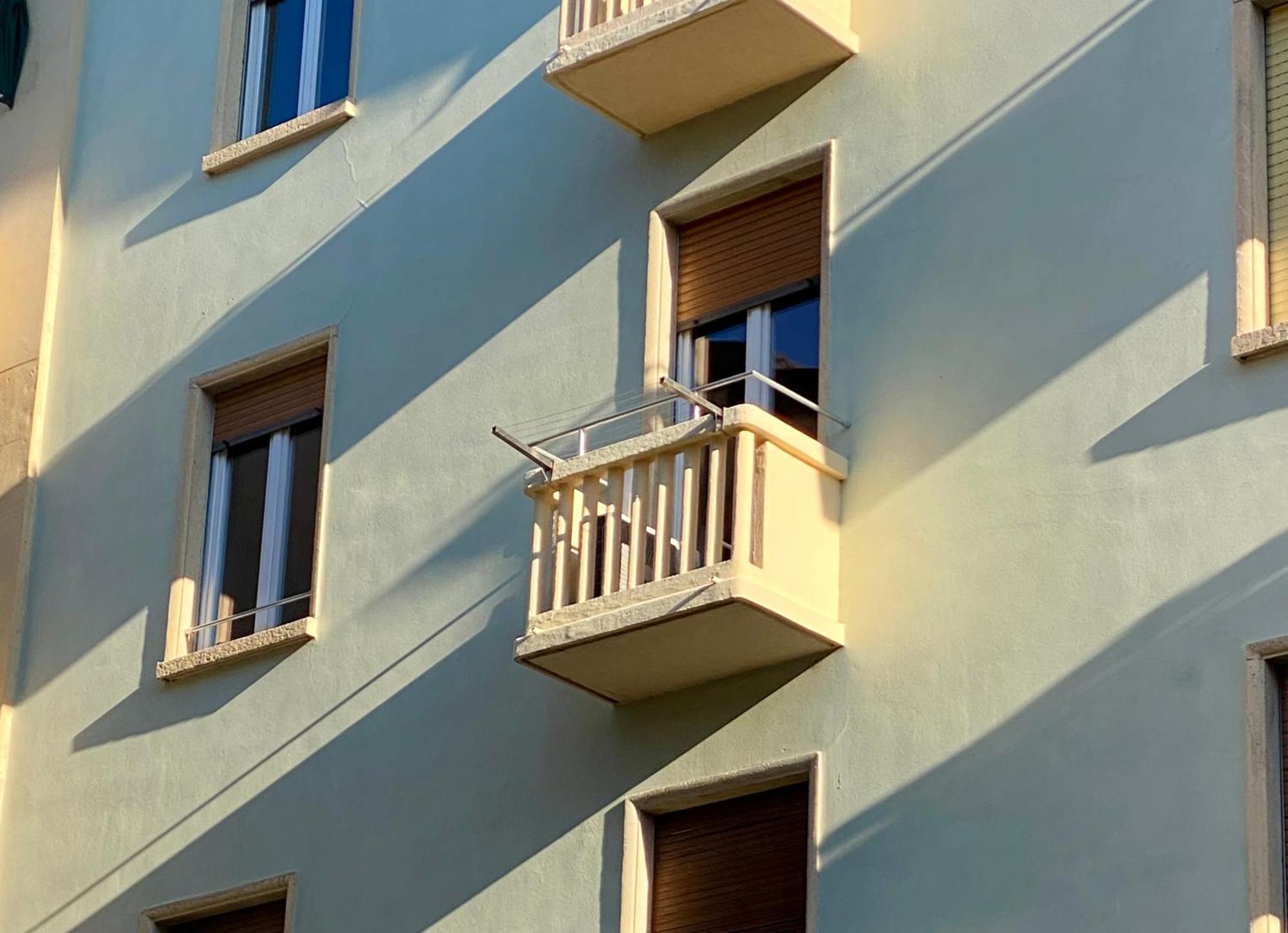 Comoluxhouse- Intero Appartamento Exteriör bild
