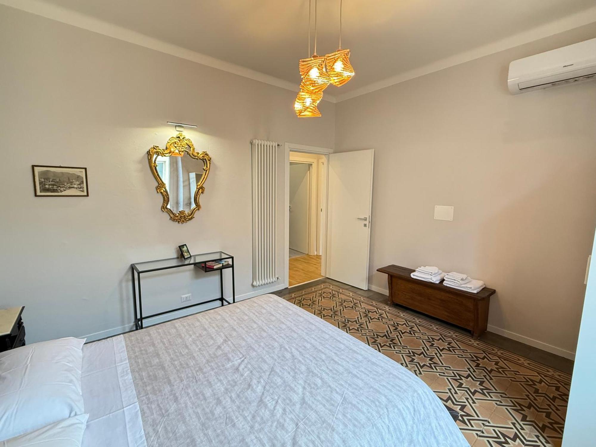 Comoluxhouse- Intero Appartamento Exteriör bild
