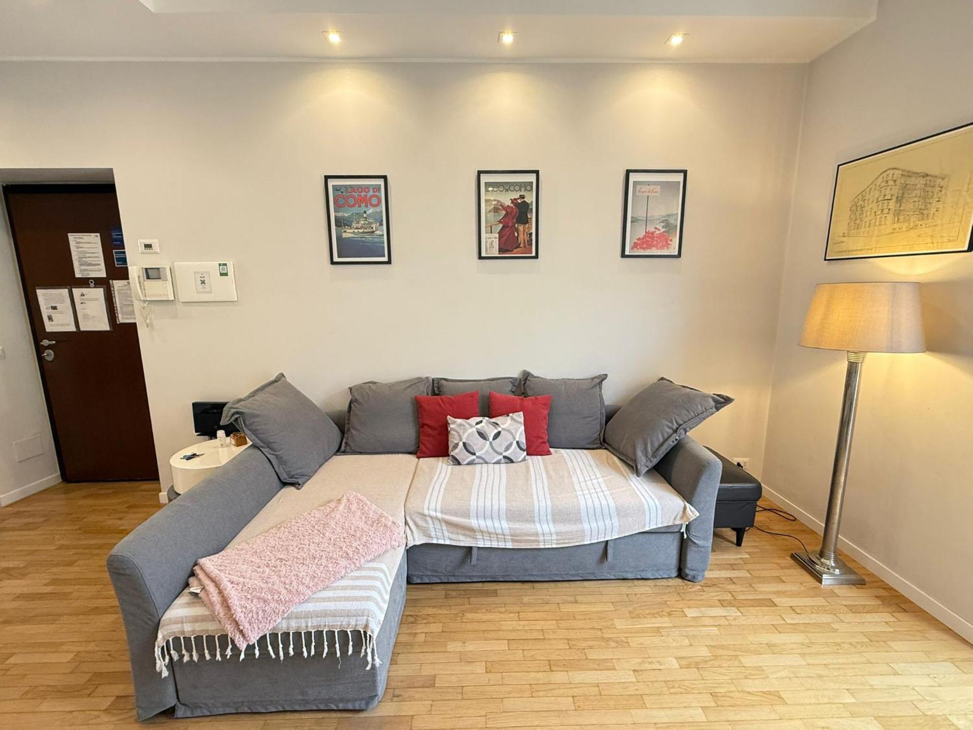 Comoluxhouse- Intero Appartamento Exteriör bild